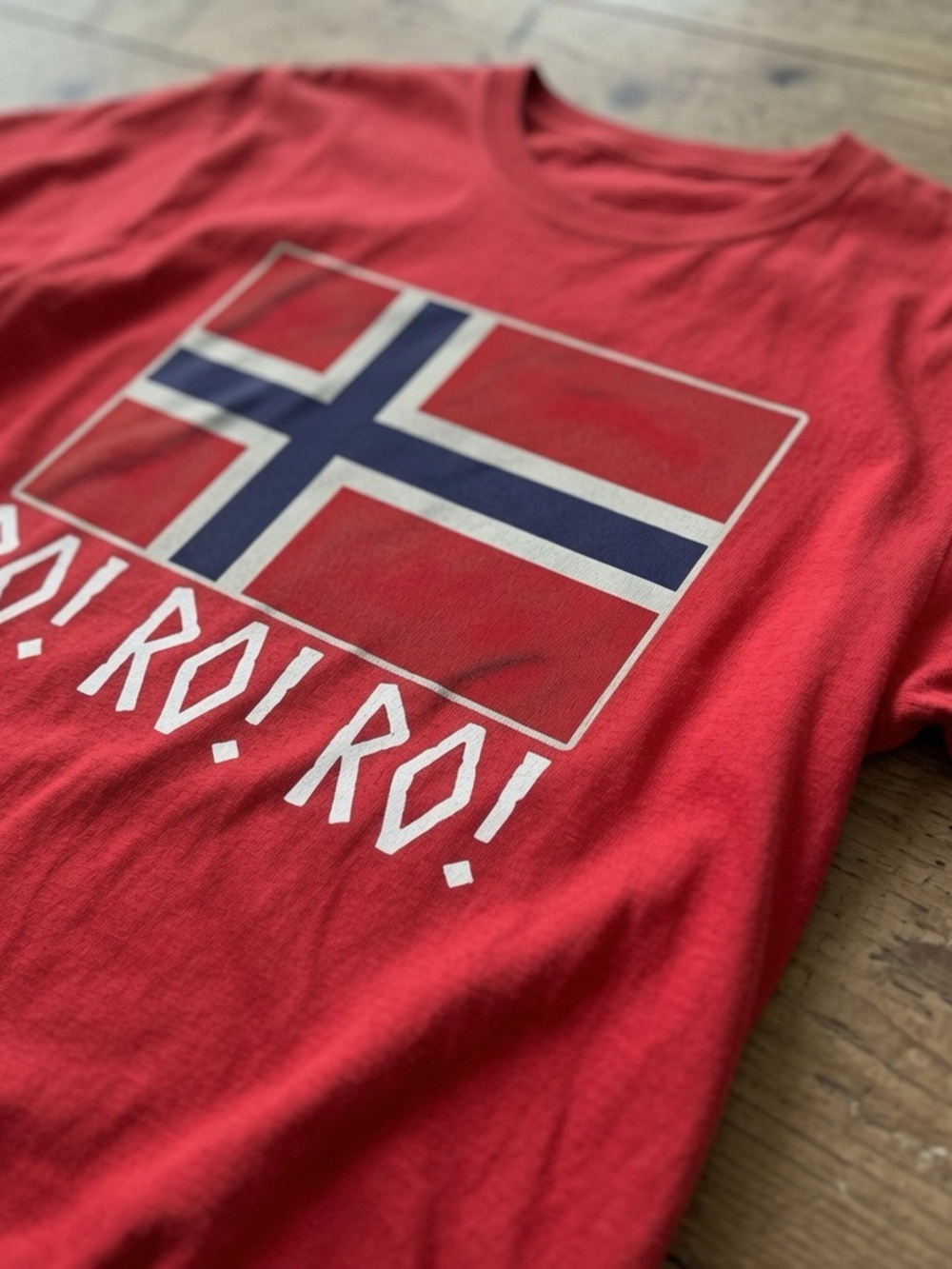 Gildan Red Norway Flag Short Sleeve Tee with Navy & White Print - Picture 2 of 2
